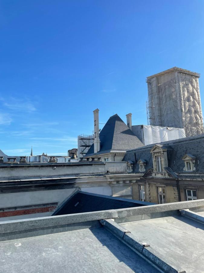 Au Coeur De La Ville De Reims Esterno foto